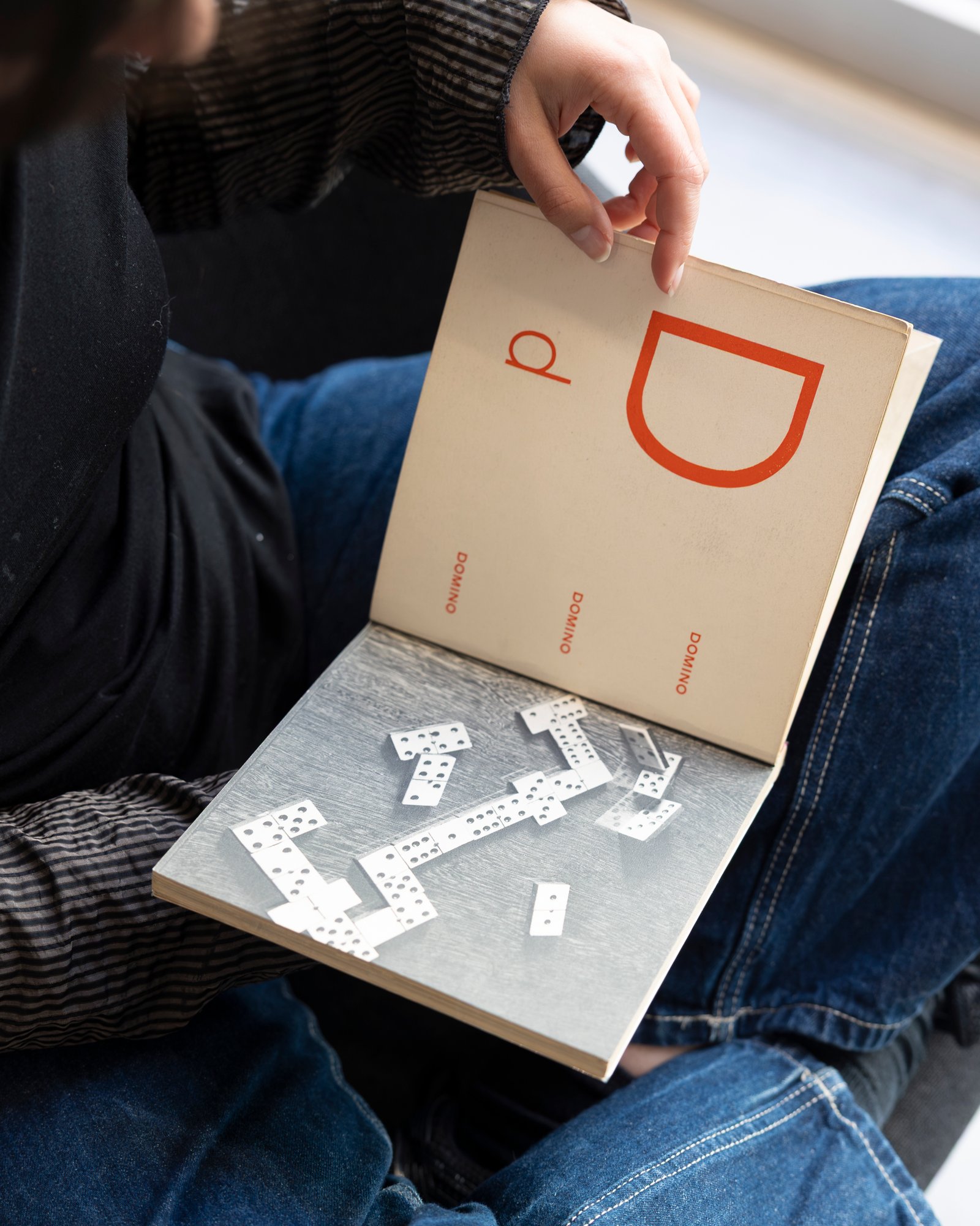 L is for Look © Eloise_Genoud